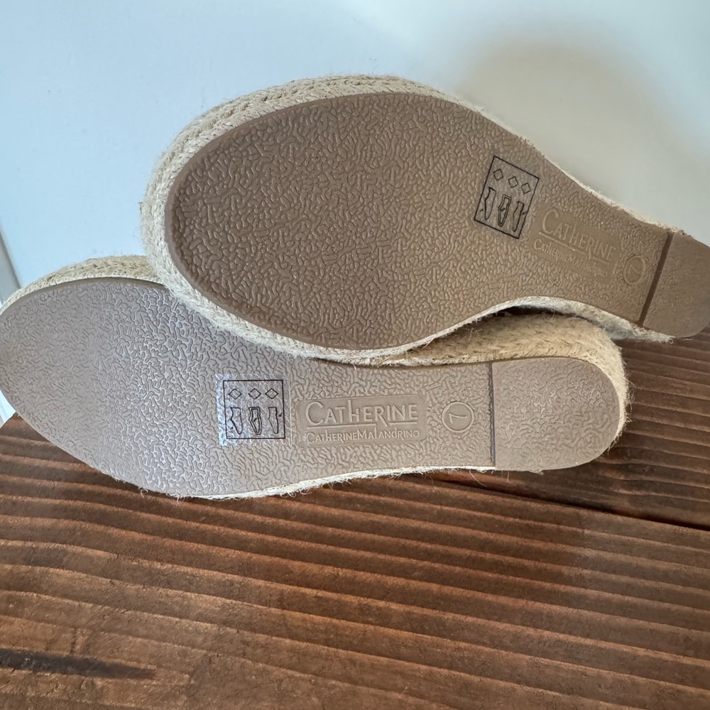 NWT-Tan Wedge Sandals -7 - Picture 3 of 8